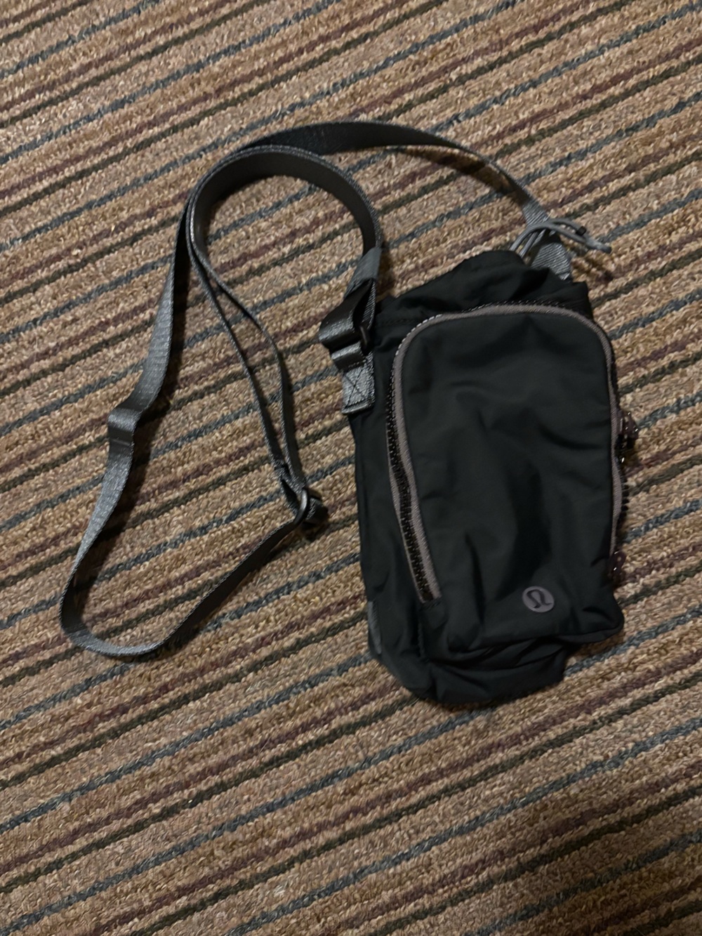 lululemon athletica Black Crossbody Sling Bagith water bottle pouch